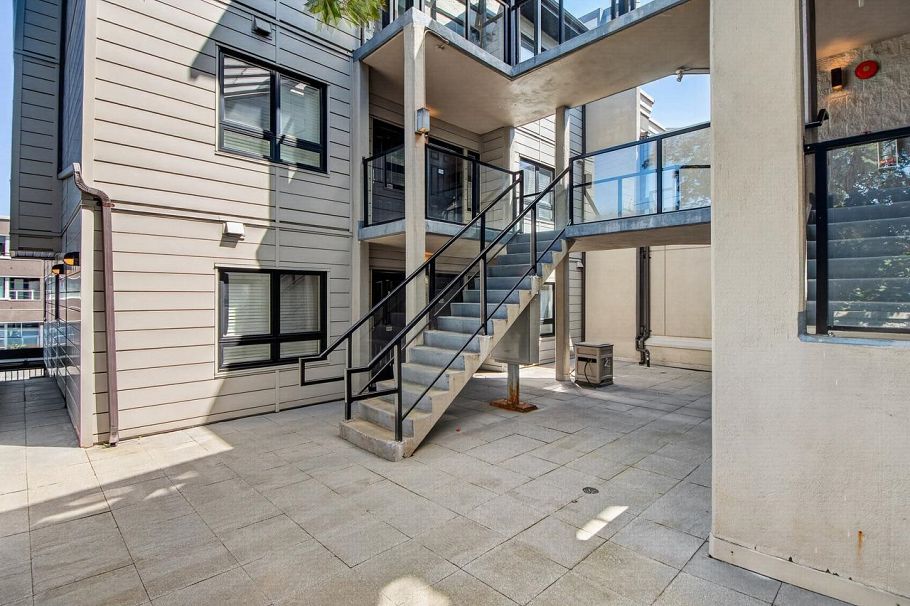 102 3788 W 10th Avenue Vancouver, BC - 3