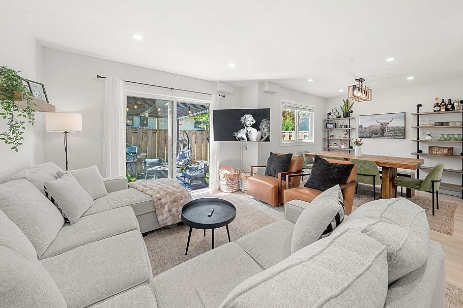 1206 Premier Street North Vancouver, BC - 10