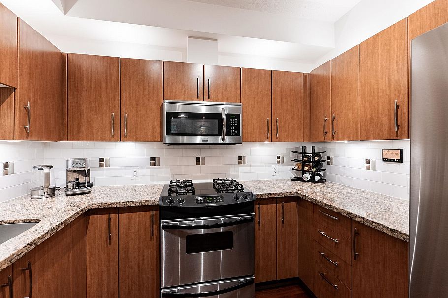 6230 Logan Lane Vancouver, BC - 9