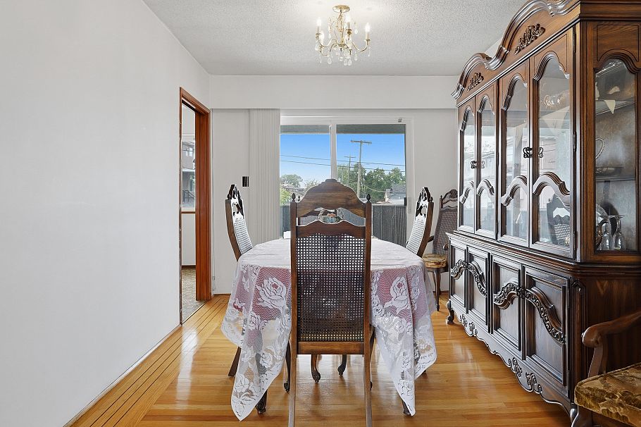 3063 Renfrew Street Vancouver, BC - 11