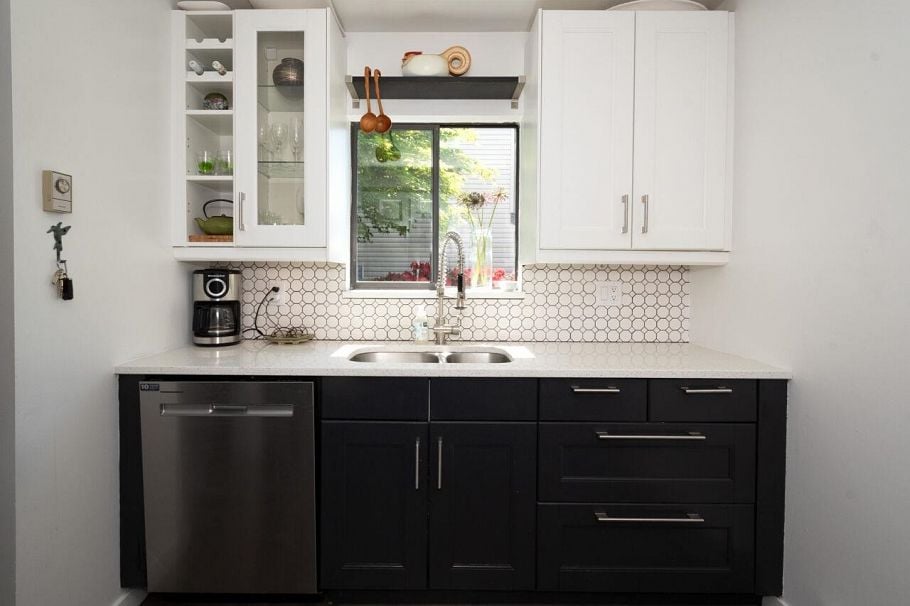 10 230 W 14 Street North Vancouver, BC - 10