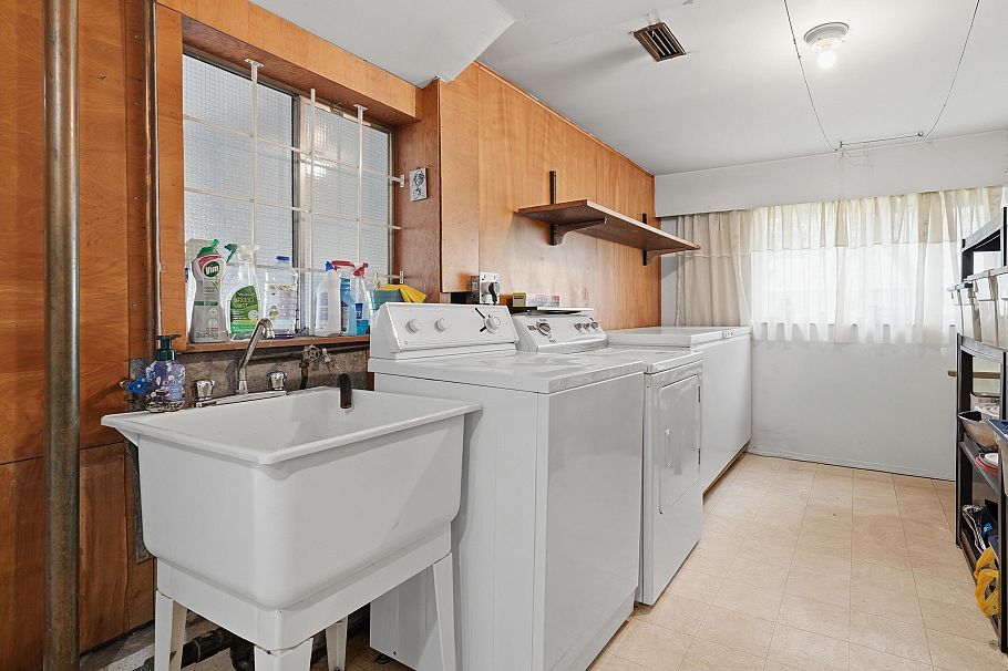 3063 Renfrew Street Vancouver, BC - 33