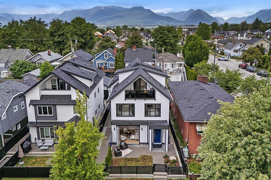 2371 Adanac Street Vancouver, BC - 29