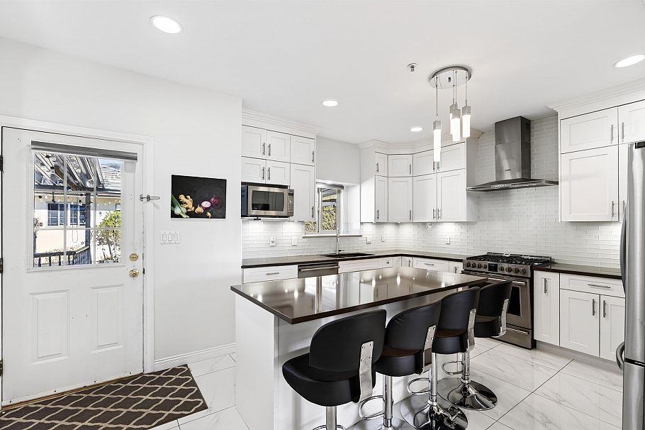 535 E 53rd Avenue Vancouver, BC - 6