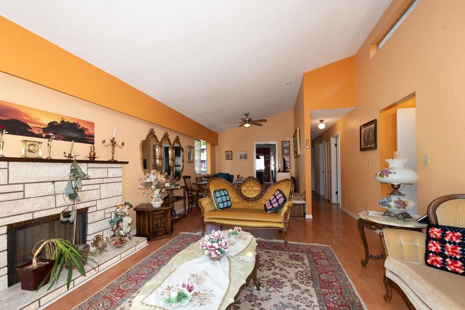 4131 W 16th Avenue Vancouver, BC - 3