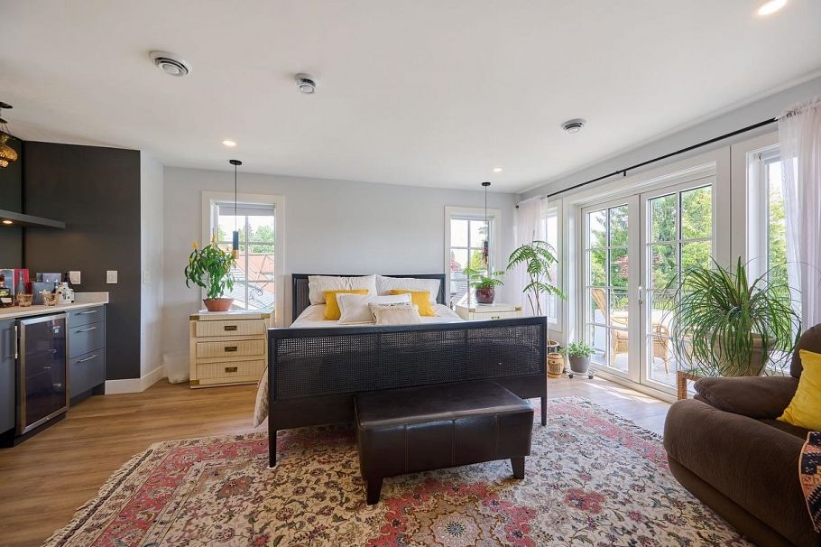 449 E 15th Street North Vancouver, BC - 15