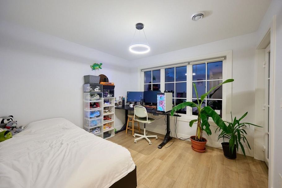 449 E 15th Street North Vancouver, BC - 20