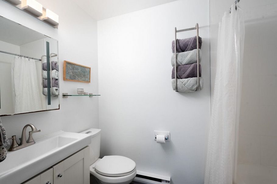 10 230 W 14 Street North Vancouver, BC - 17