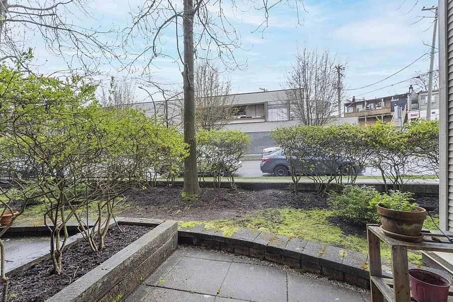 104 688 E 16th Avenue Vancouver, BC - 31