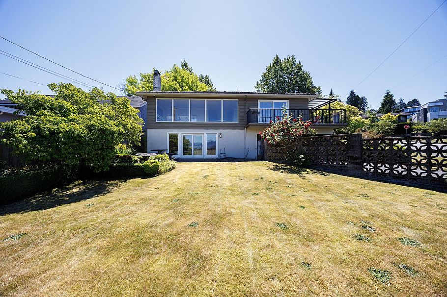 2291 W 32nd Avenue Vancouver, BC - 2