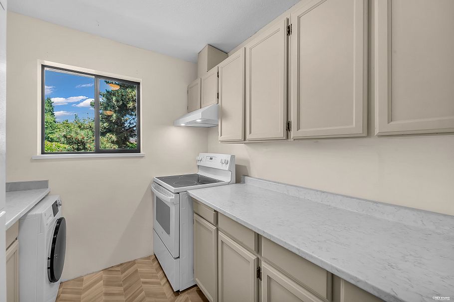303 1296 W 70th Avenue Vancouver, BC - 12