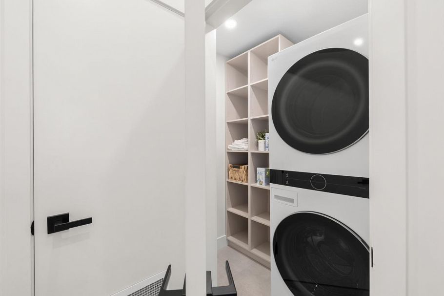 2438 W 49th Avenue Vancouver, BC - 33