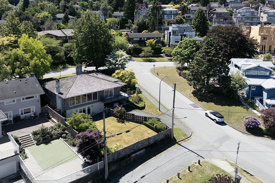 2291 W 32nd Avenue Vancouver, BC - 28