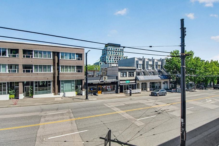 102 3788 W 10th Avenue Vancouver, BC - 4