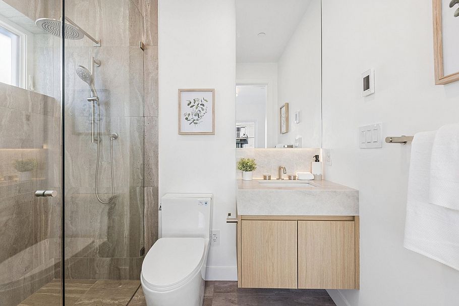 2 6040 Larch Street Vancouver, BC - 20
