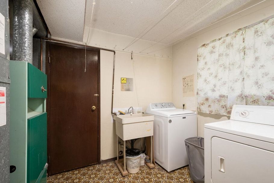 4131 W 16th Avenue Vancouver, BC - 19