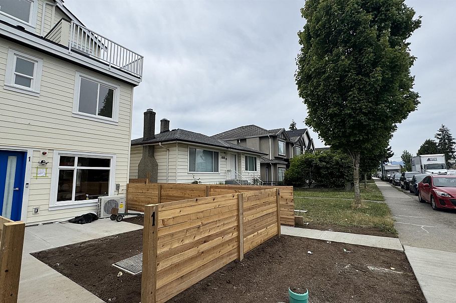 1 5779 Clarendon Street Vancouver, BC - 2