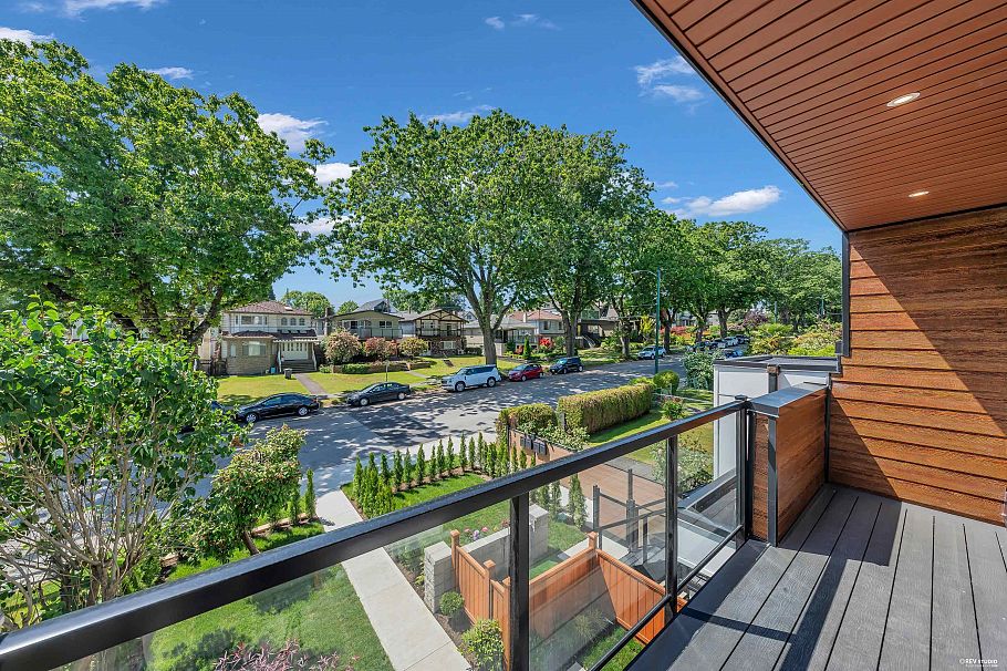 2 2893 Eton Street Vancouver, BC - 9