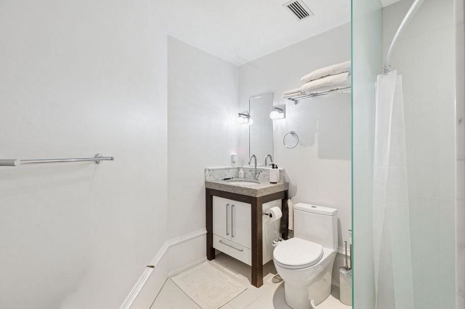 402 1102 Hornby Street Vancouver, BC - 17