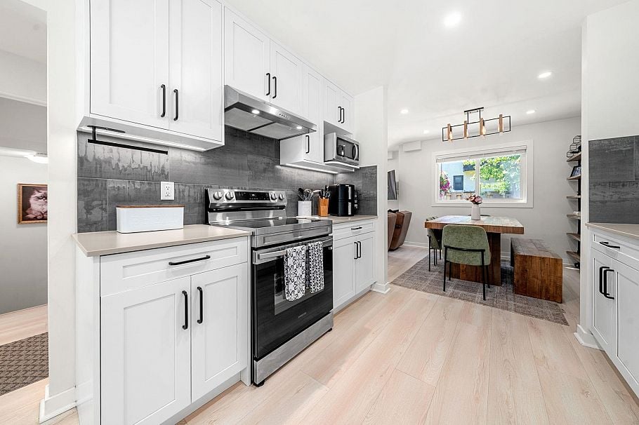 1206 Premier Street North Vancouver, BC - 2
