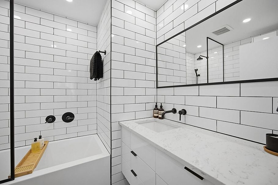 3321 Mountain Highway North Vancouver, BC - 29