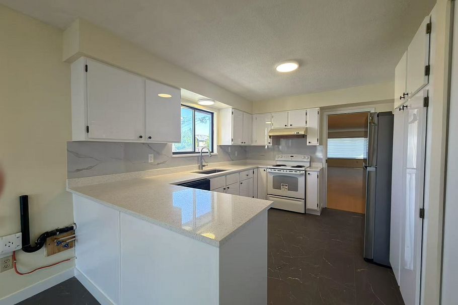 2175 E 54 AVENUE, Vancouver BC V5P 1Y5 Vancouver, BC - 1