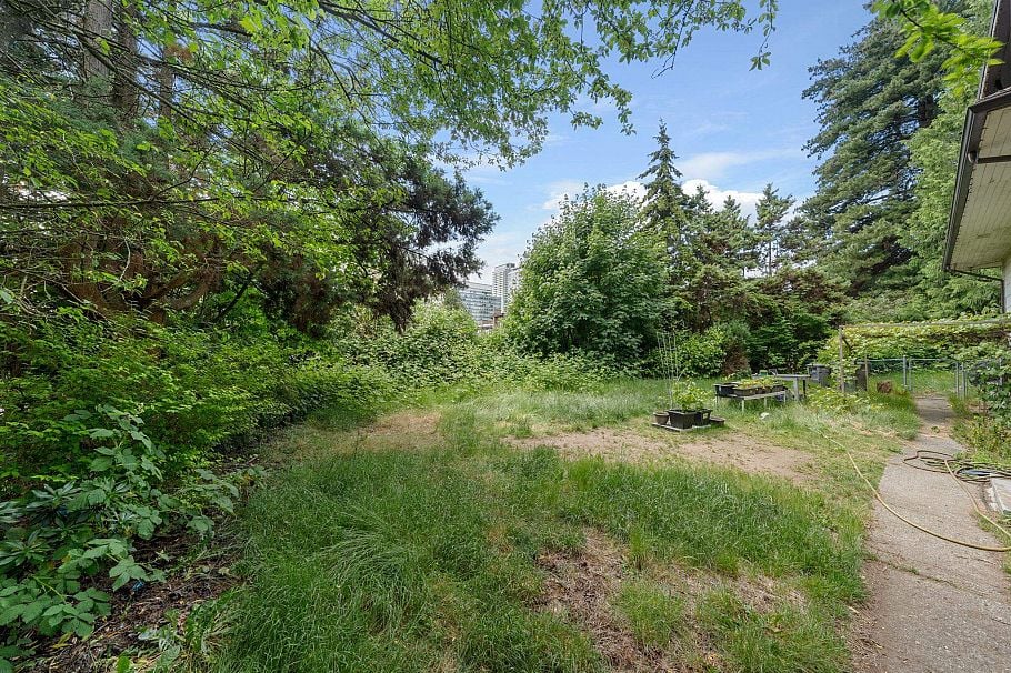 7957 Columbia Street Vancouver, BC - 11