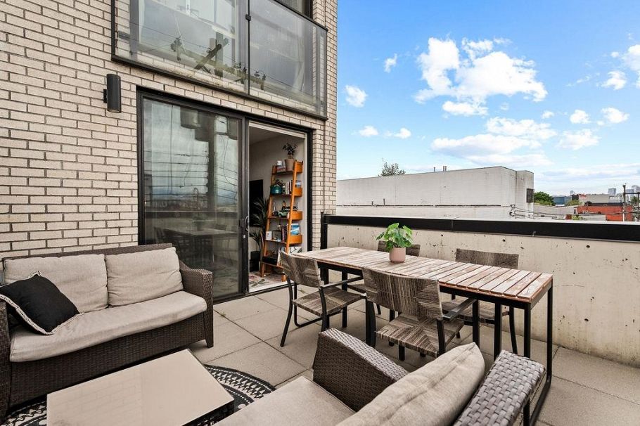 311 1647 E Pender Street Vancouver, BC - 22
