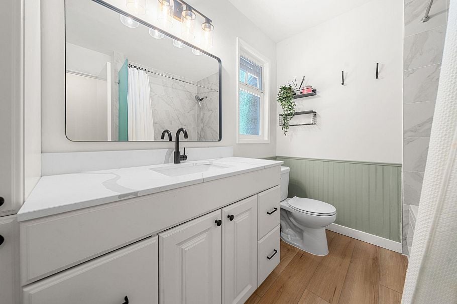 1206 Premier Street North Vancouver, BC - 21