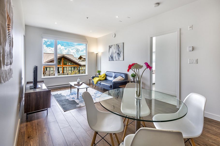 402 1061 Marine Drive North Vancouver, BC - 9