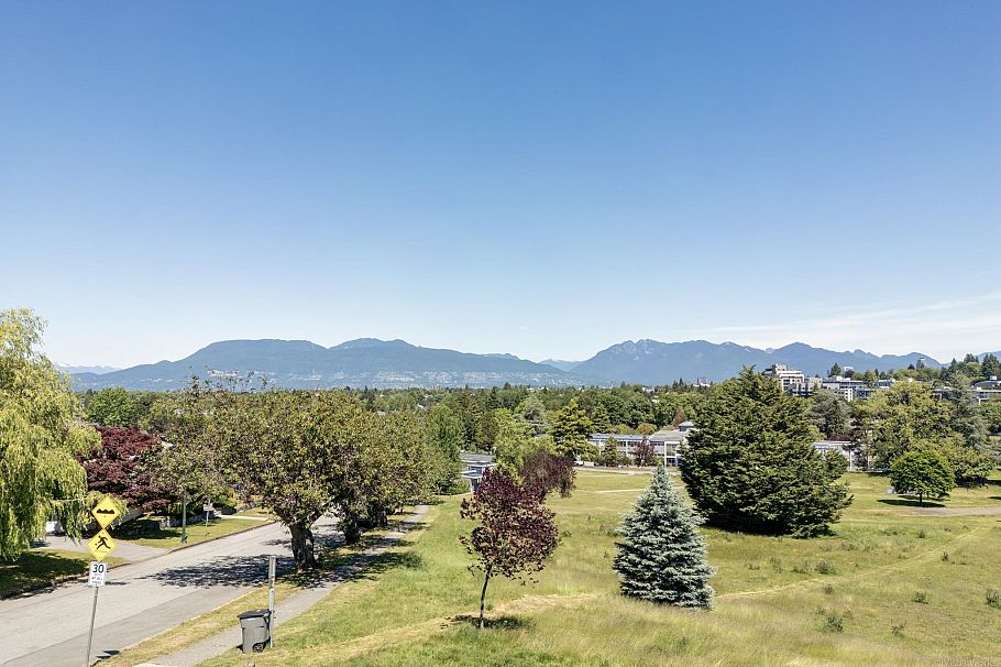 2291 W 32nd Avenue Vancouver, BC - 5
