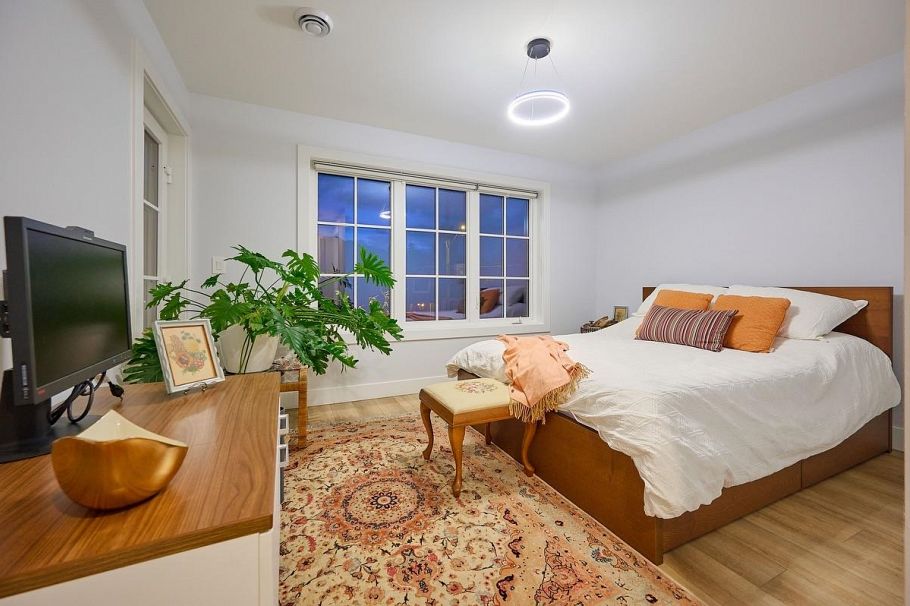 449 E 15th Street North Vancouver, BC - 25