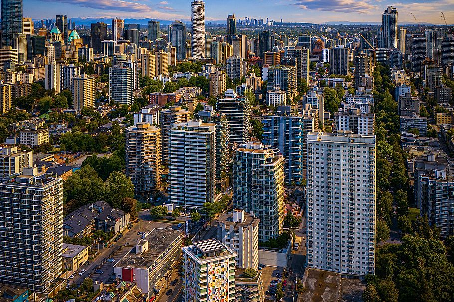 1506 1221 Bidwell Street Vancouver, BC - 2