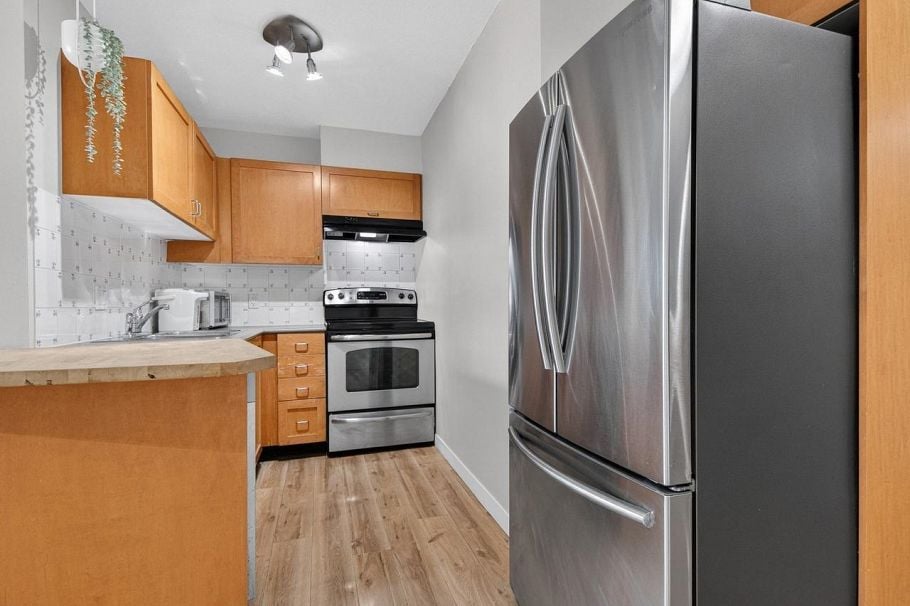 102 3788 W 10th Avenue Vancouver, BC - 9