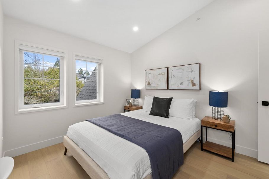 2438 W 49th Avenue Vancouver, BC - 30