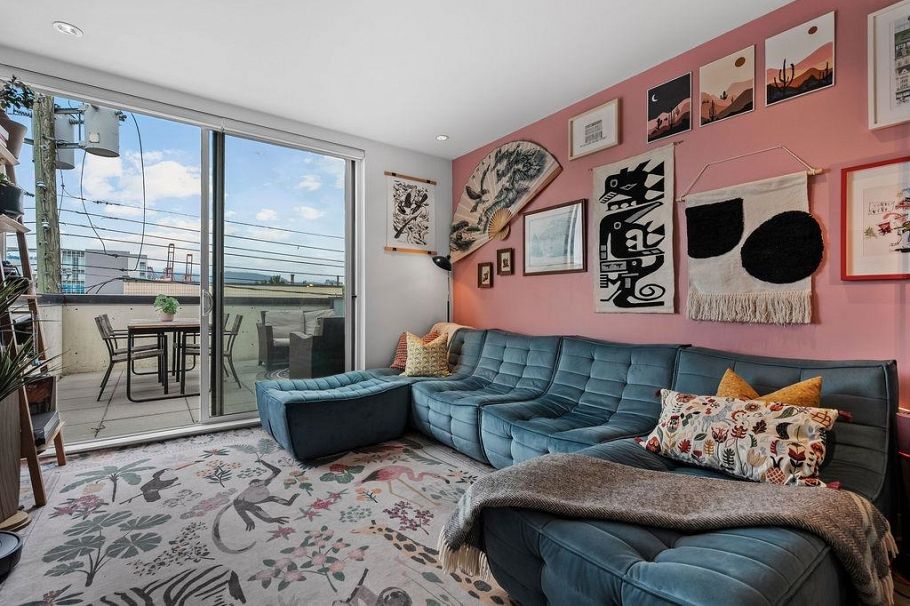 311 1647 E Pender Street Vancouver, BC - 6