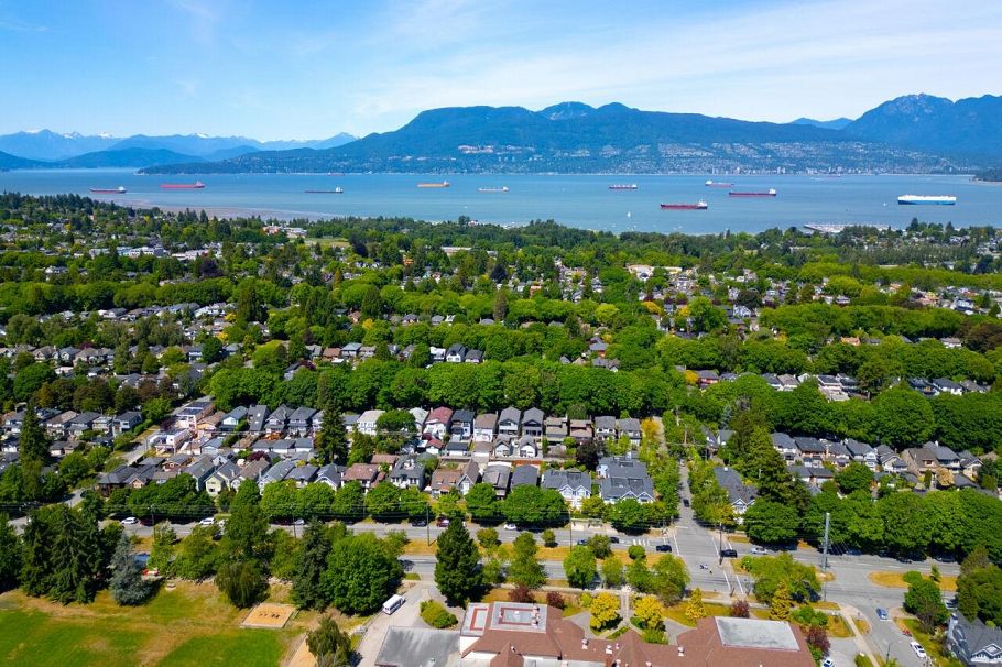 4131 W 16th Avenue Vancouver, BC - 24