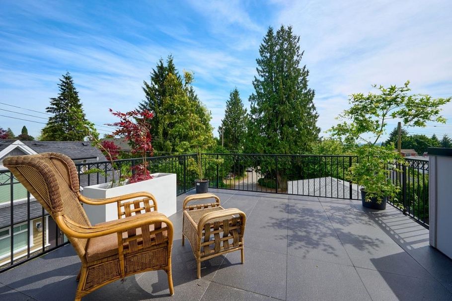 449 E 15th Street North Vancouver, BC - 18