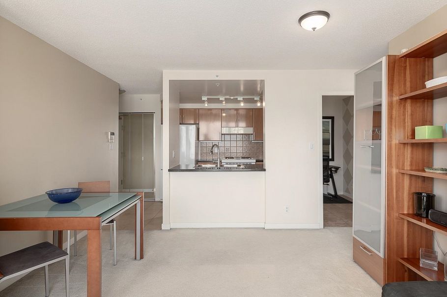 3205 193 Aquarius Mews Vancouver, BC - 10
