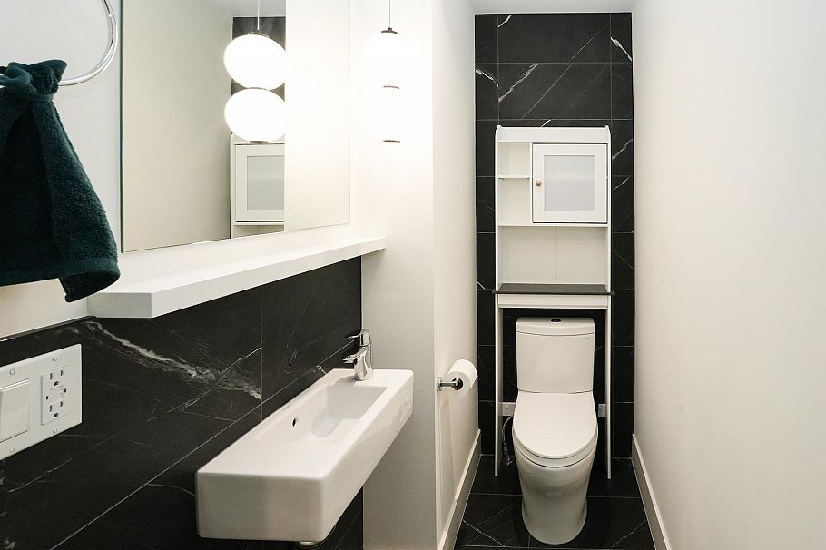 6840 Oak Street Vancouver, BC - 8