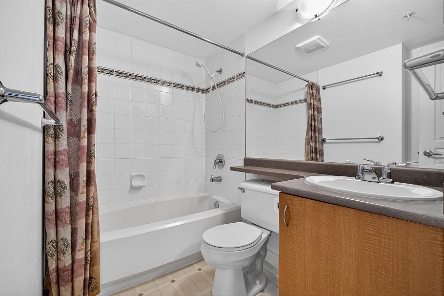 702 5288 Melbourne Street Vancouver, BC - 12