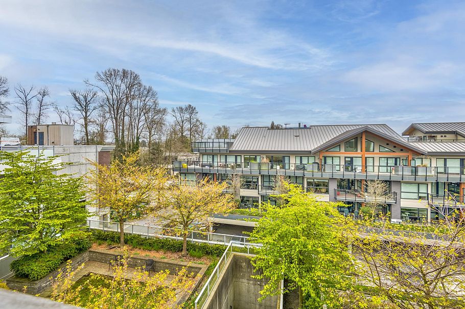 402 1061 Marine Drive North Vancouver, BC - 25