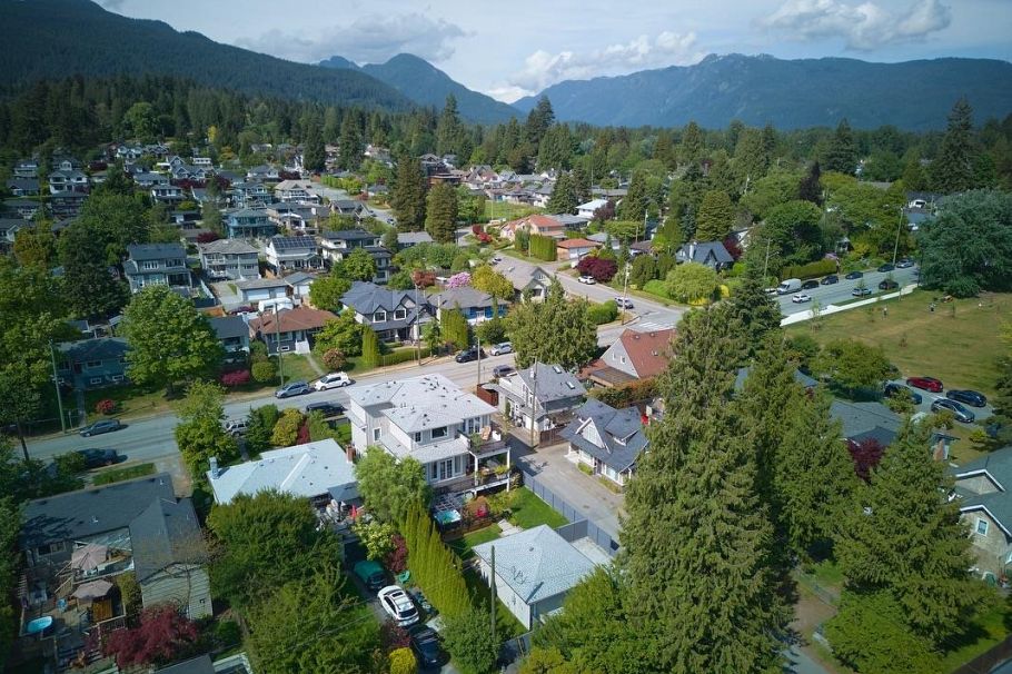 449 E 15th Street North Vancouver, BC - 30