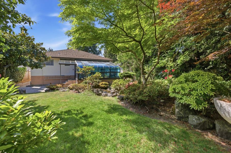2727 W 36th Avenue Vancouver, BC - 27