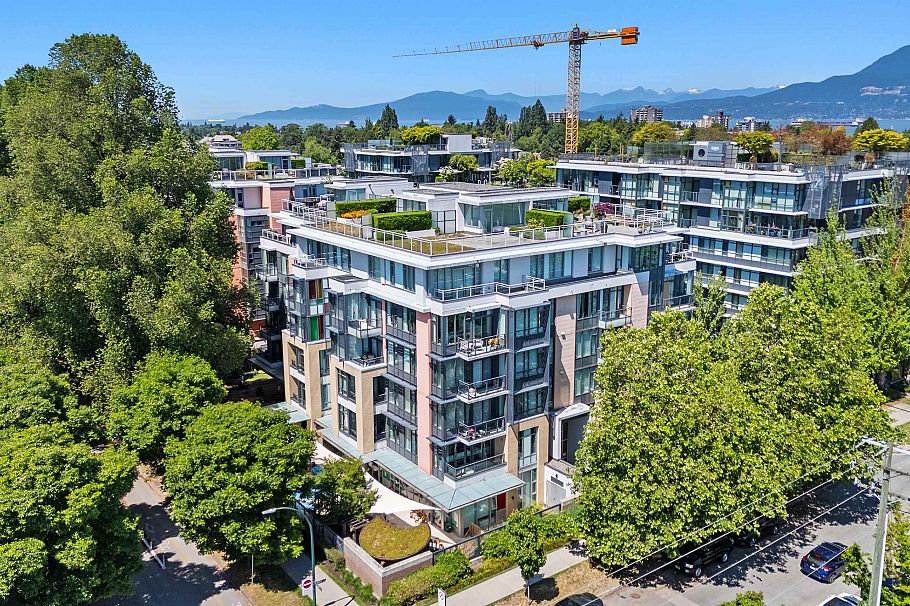 308 2565 Maple Street Vancouver, BC - 32
