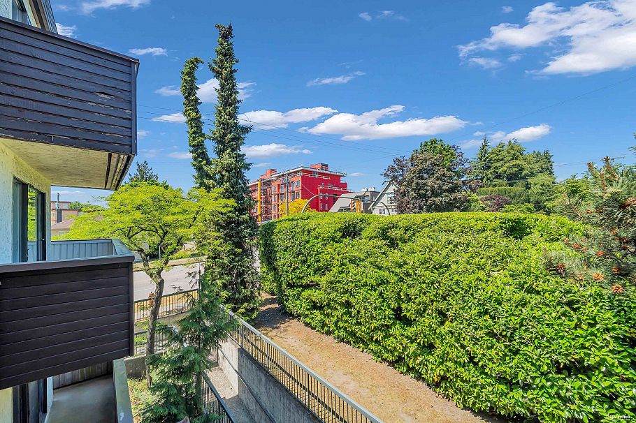303 1296 W 70th Avenue Vancouver, BC - 17