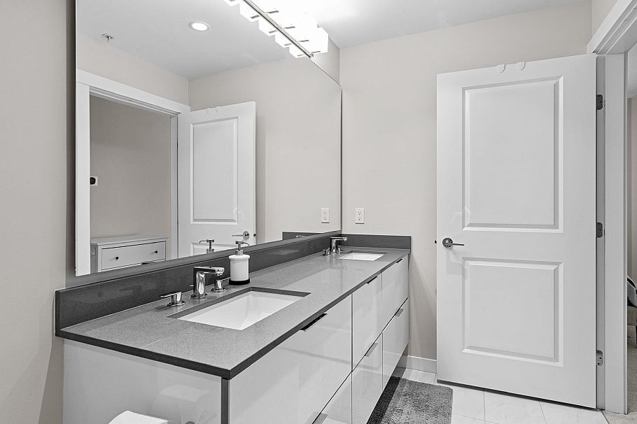 212 2663 Library Lane North Vancouver, BC - 18