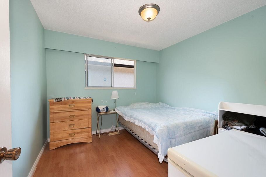 4131 W 16th Avenue Vancouver, BC - 12