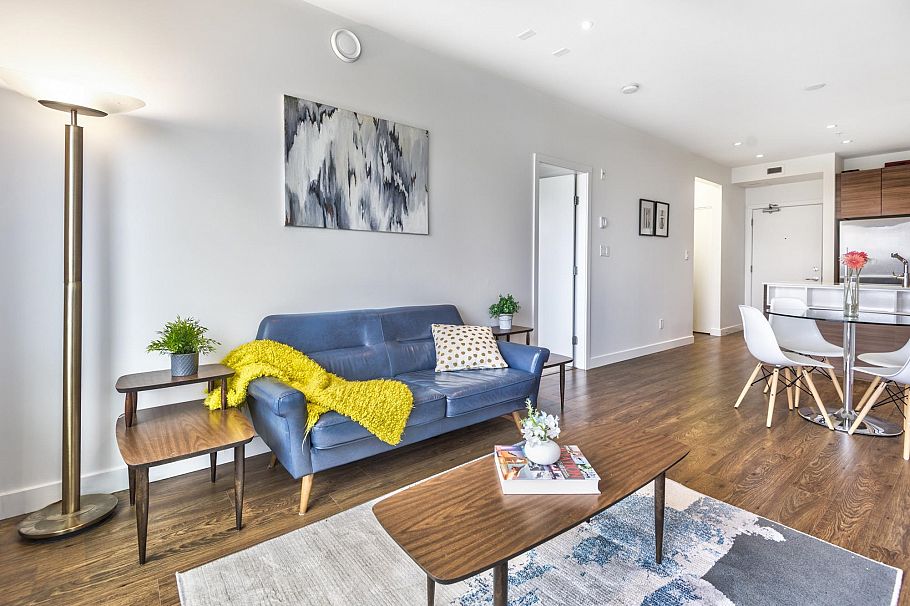 402 1061 Marine Drive North Vancouver, BC - 11