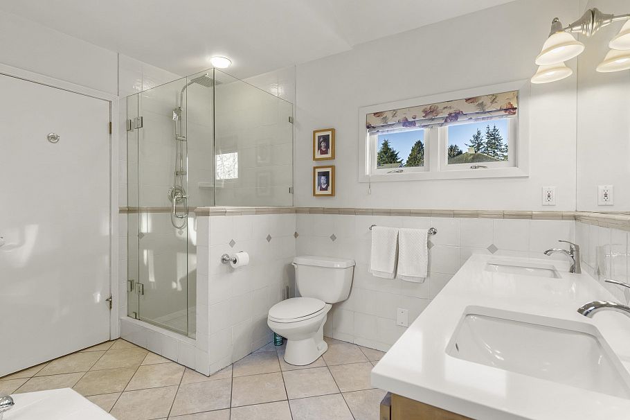 3862 W 38th Avenue Vancouver, BC - 23